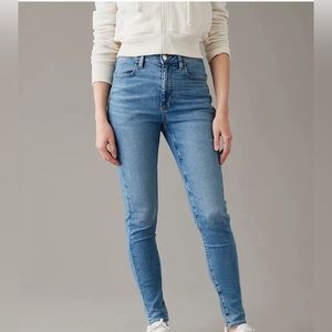 American Eagle Medium Wash Skinny Jeans